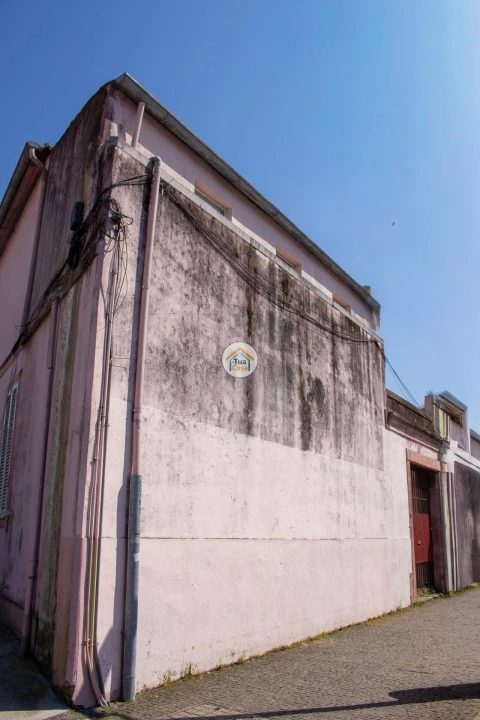 Moradia T4 para Venda em Lordelo do Ouro e Massarelos