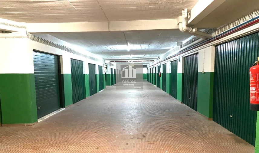 Apartamento T4 para Venda em Costa da Caparica Foto 42