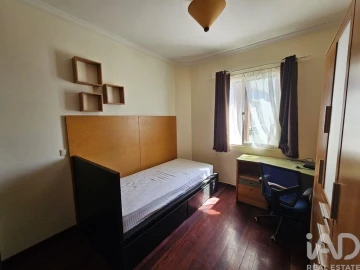 Apartamento T2 para Arrendamento em São Martinho