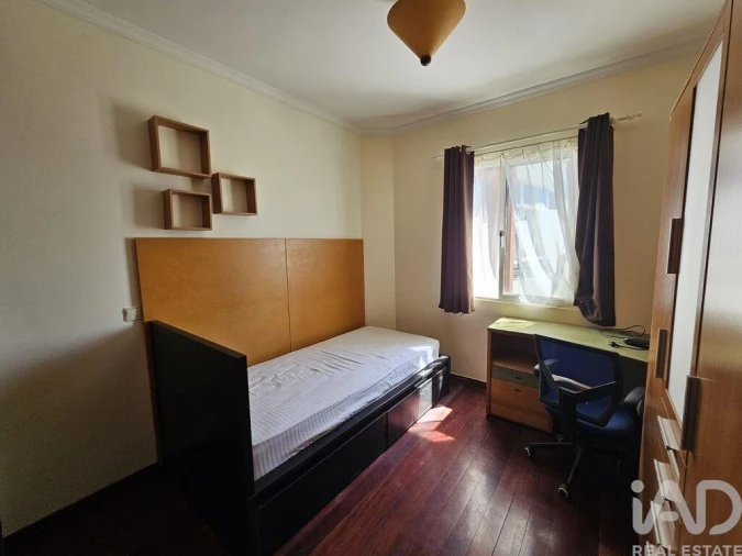 Apartamento T2 para Arrendamento em São Martinho Foto 7