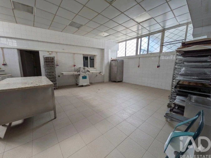 Loja para Venda em Faro (Sé e São Pedro) Foto 9