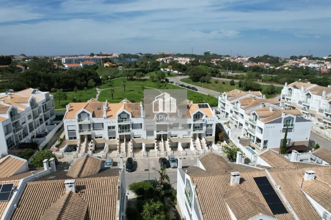 Terreno para Venda em Charneca de Caparica e Sobreda Foto 8