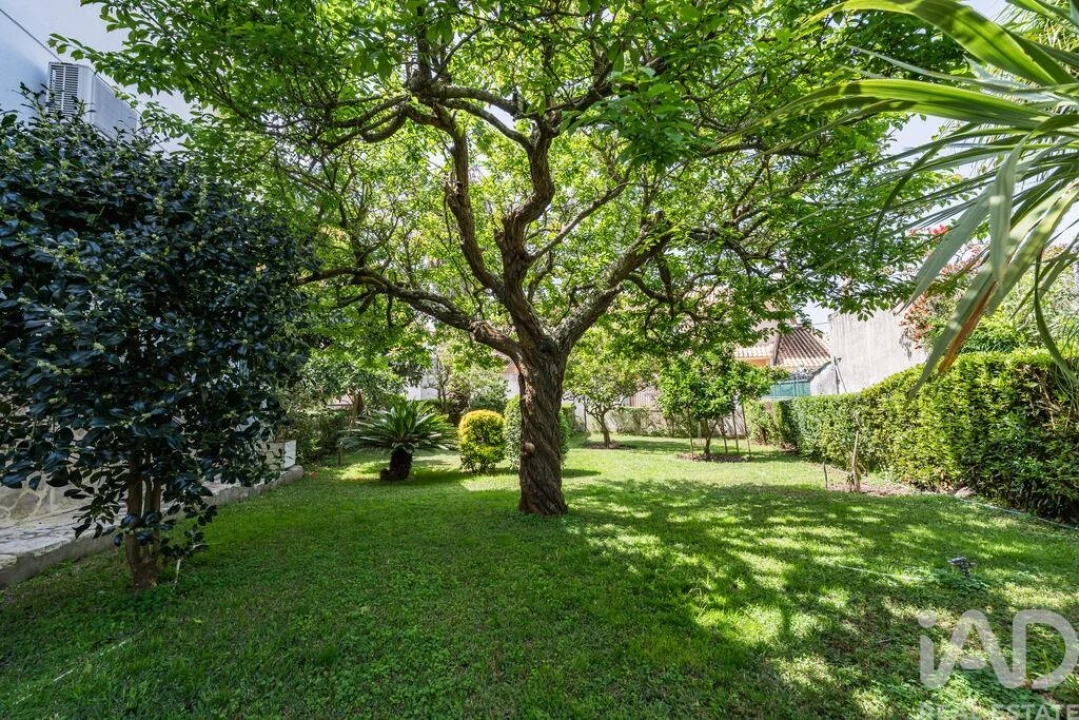 Moradia T8 para Venda em Amora Foto 7