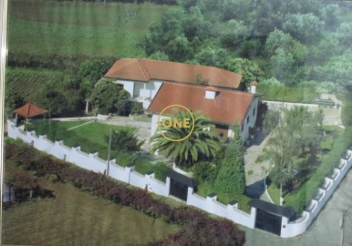 Moradia T3 para Venda em Santo Tirso, Couto (Santa Cristina e São Miguel) e Burgães