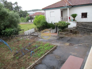 Moradia T3 para Venda em Santo Tirso, Couto (Santa Cristina e São Miguel) e Burgães