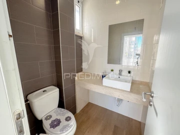 Loja para Arrendamento em Laranjeiro e Feijó