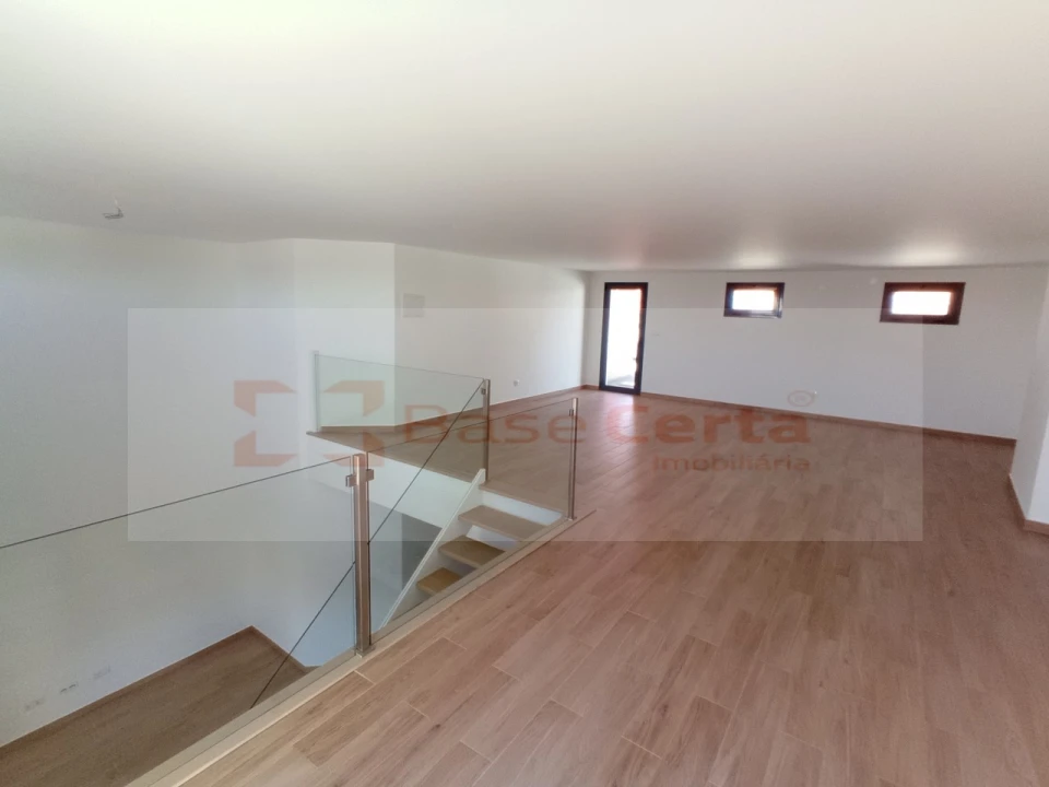 Apartamento T4 para Venda em Corroios Foto 36