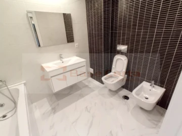 Apartamento T4 para Venda em Corroios