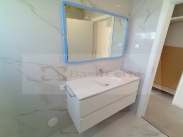 Moradia T4 para Venda em Corroios