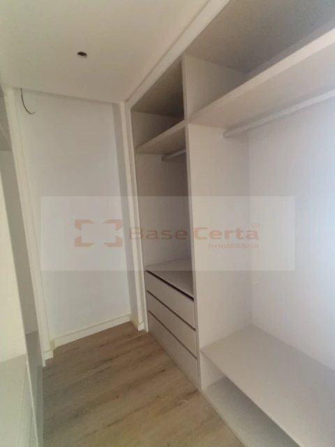 Moradia T4 para Venda em Corroios