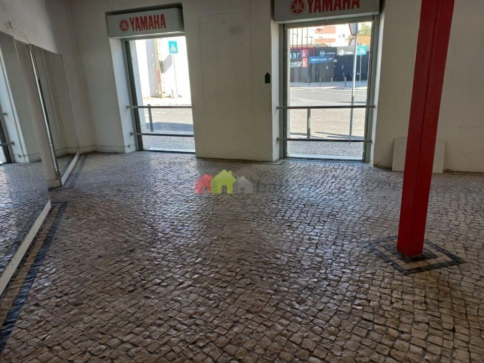 Loja para Arrendamento em Setubal (São Sebastião) Foto 3