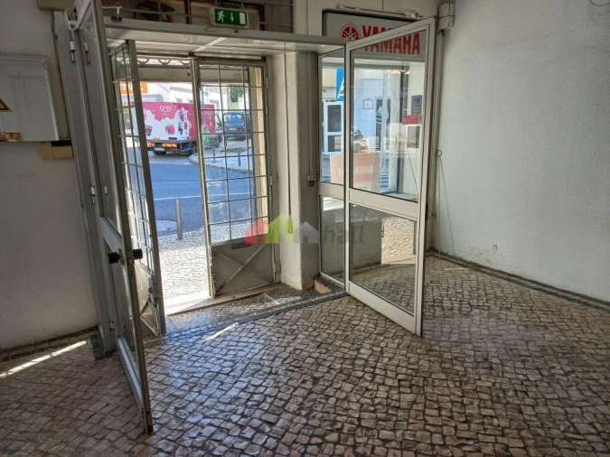 Loja para Arrendamento em Setubal (São Sebastião) Foto 4