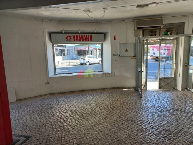 Loja para Arrendamento em Setubal (São Sebastião) Foto 2