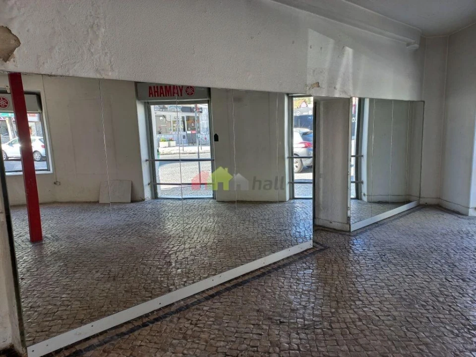 Loja para Arrendamento em Setubal (São Sebastião) Foto 1