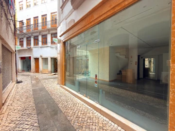 Loja para Arrendamento em São Martinho do Bispo e Ribeira de Frades