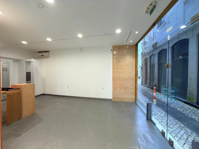 Loja para Arrendamento em São Martinho do Bispo e Ribeira de Frades Foto 4