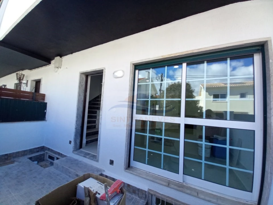 Moradia T4 para Venda em São Domingos de Rana Foto 1