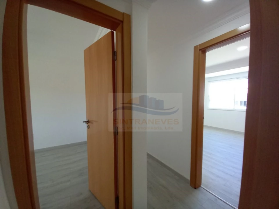 Moradia T4 para Venda em São Domingos de Rana Foto 26