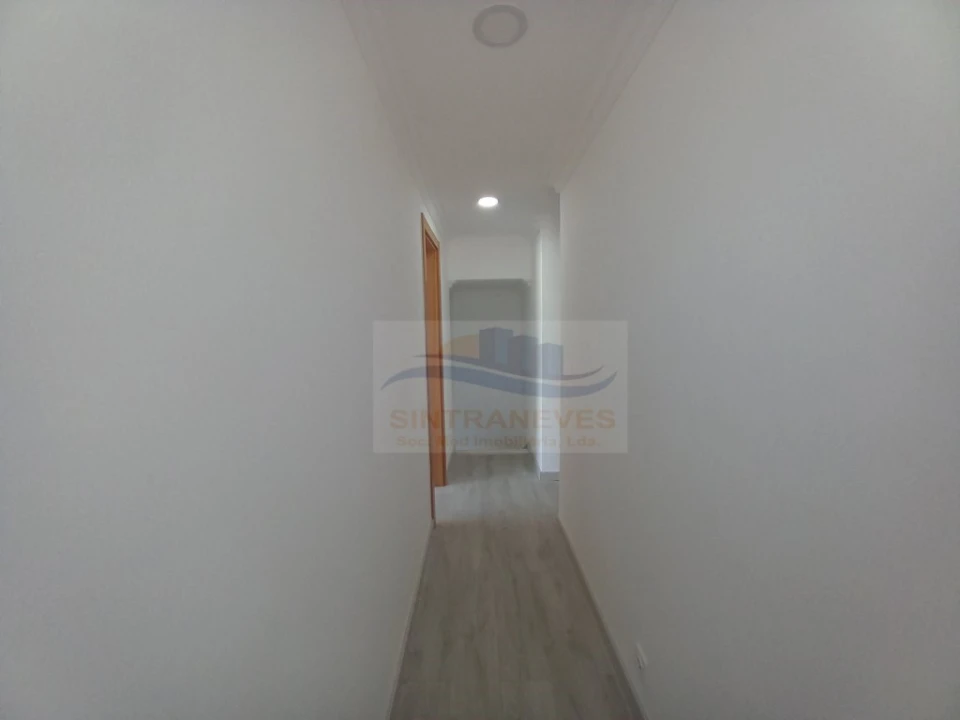 Moradia T4 para Venda em São Domingos de Rana Foto 41