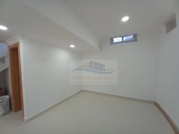 Moradia T4 para Venda em São Domingos de Rana