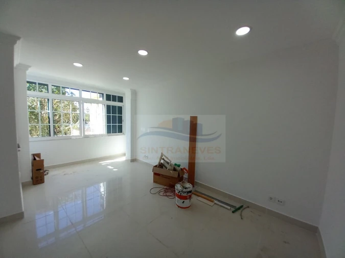 Moradia T4 para Venda em São Domingos de Rana Foto 4