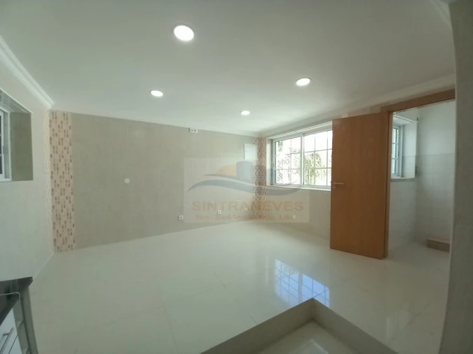 Moradia T4 para Venda em São Domingos de Rana Foto 13