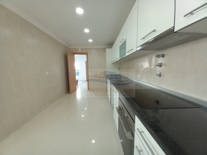 Moradia T4 para Venda em São Domingos de Rana Foto 17