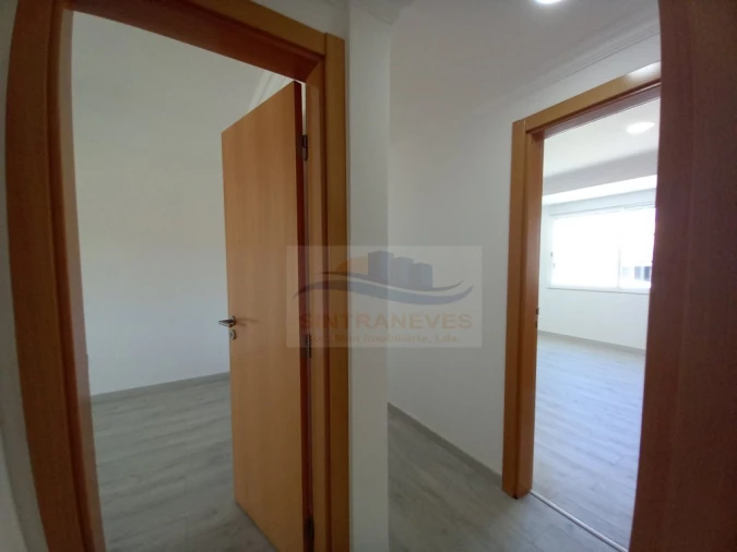 Moradia T4 para Venda em São Domingos de Rana Foto 26