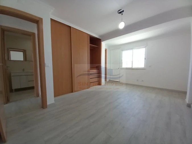 Moradia T4 para Venda em São Domingos de Rana Foto 30