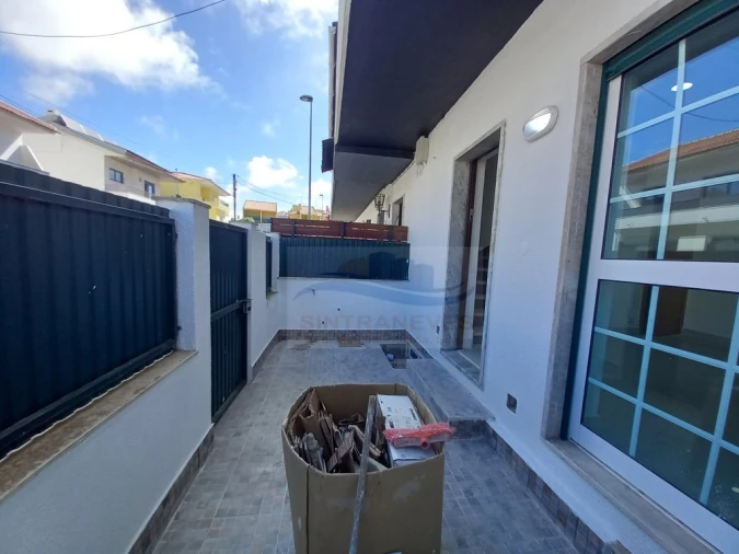 Moradia T4 para Venda em São Domingos de Rana Foto 43
