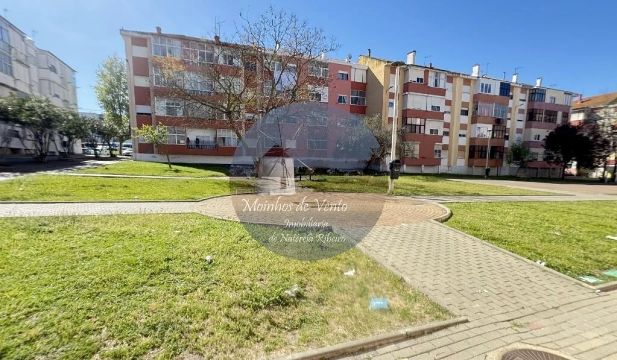 Apartamento T2 para Venda em Barreiro e Lavradio Foto 5