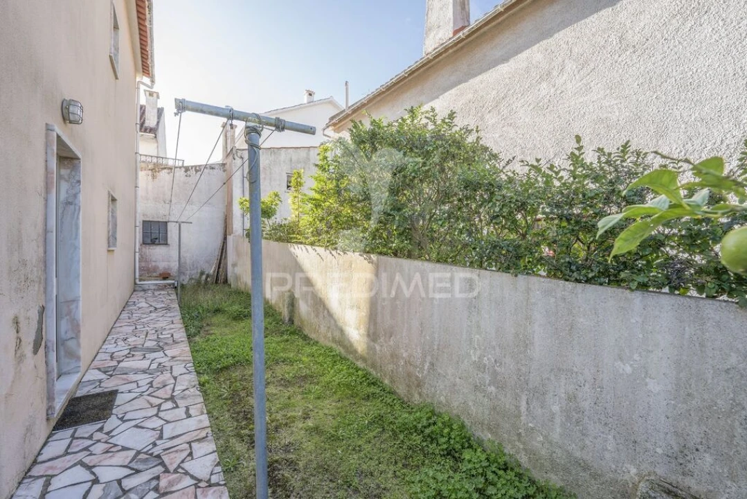 Moradia T4 para Venda em Charneca de Caparica e Sobreda Foto 4