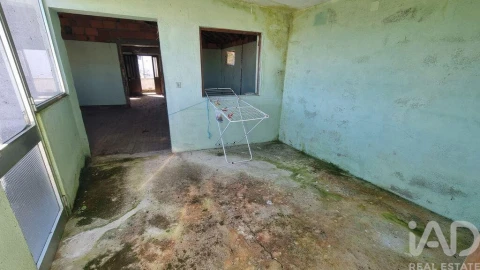 Moradia para Venda em Vale de Azares