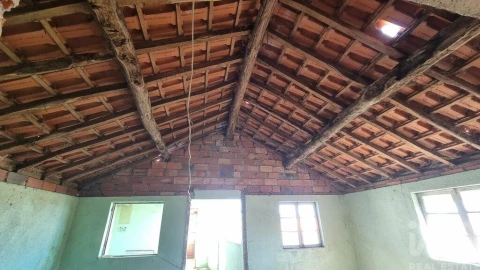 Moradia para Venda em Vale de Azares