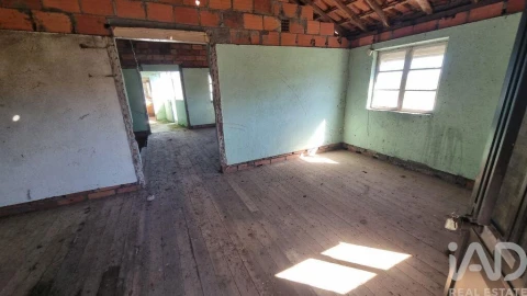 Moradia para Venda em Vale de Azares