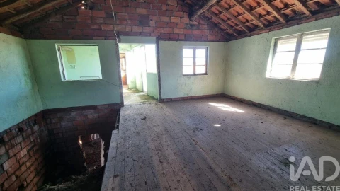 Moradia para Venda em Vale de Azares