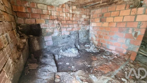 Moradia para Venda em Vale de Azares