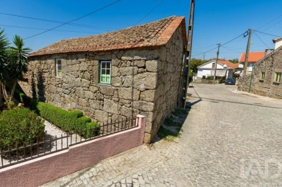 Moradia T2 para Venda em Lagos da Beira e Lajeosa