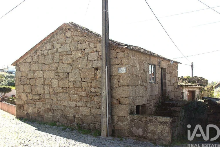 Moradia T2 para Venda em Lagos da Beira e Lajeosa Foto 2
