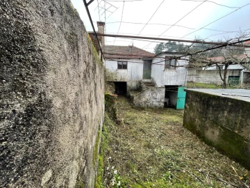 Moradia T3 para Venda em Castanheira de Pêra e Coentral