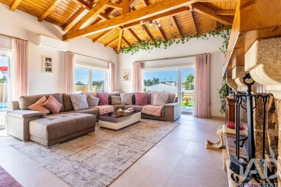 Moradia T4 para Venda em Nadadouro