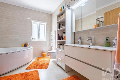 Moradia T4 para Venda em Nadadouro