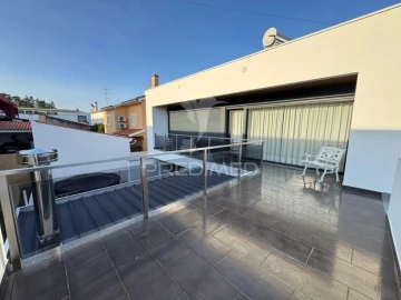 Moradia T4 para Venda em Abrantes (São Vicente e São João) e Alferrarede