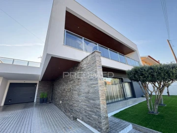 Moradia T4 para Venda em Abrantes (São Vicente e São João) e Alferrarede