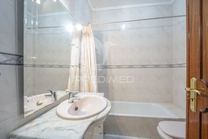 Apartamento T3 para Venda em Pontinha e Famões