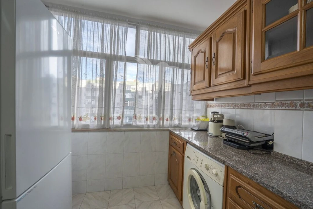 Apartamento T3 para Venda em Pontinha e Famões Foto 6