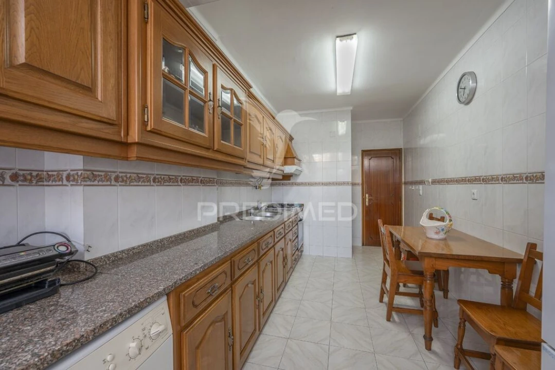Apartamento T3 para Venda em Pontinha e Famões Foto 7