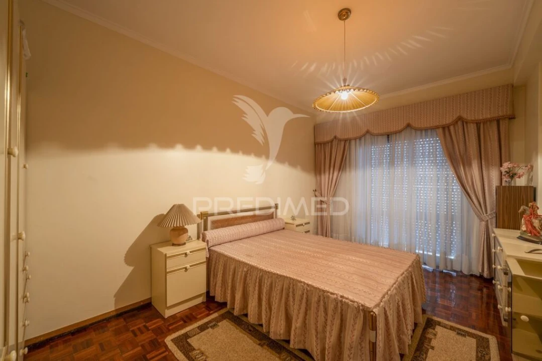 Apartamento T3 para Venda em Pontinha e Famões Foto 15