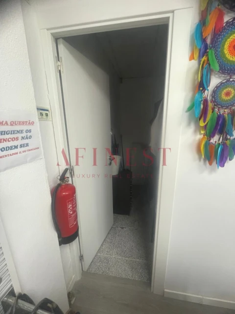 Loja para Arrendamento em Costa da Caparica