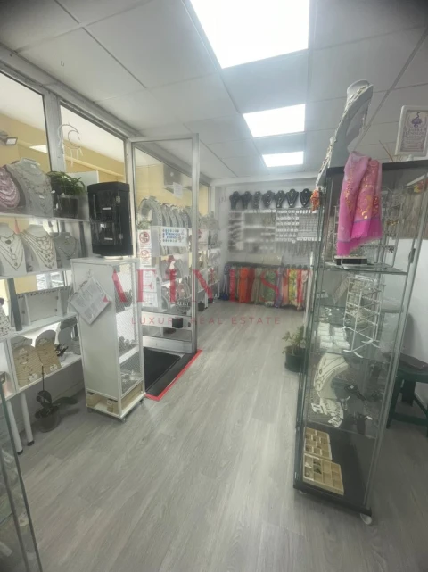 Loja para Arrendamento em Costa da Caparica